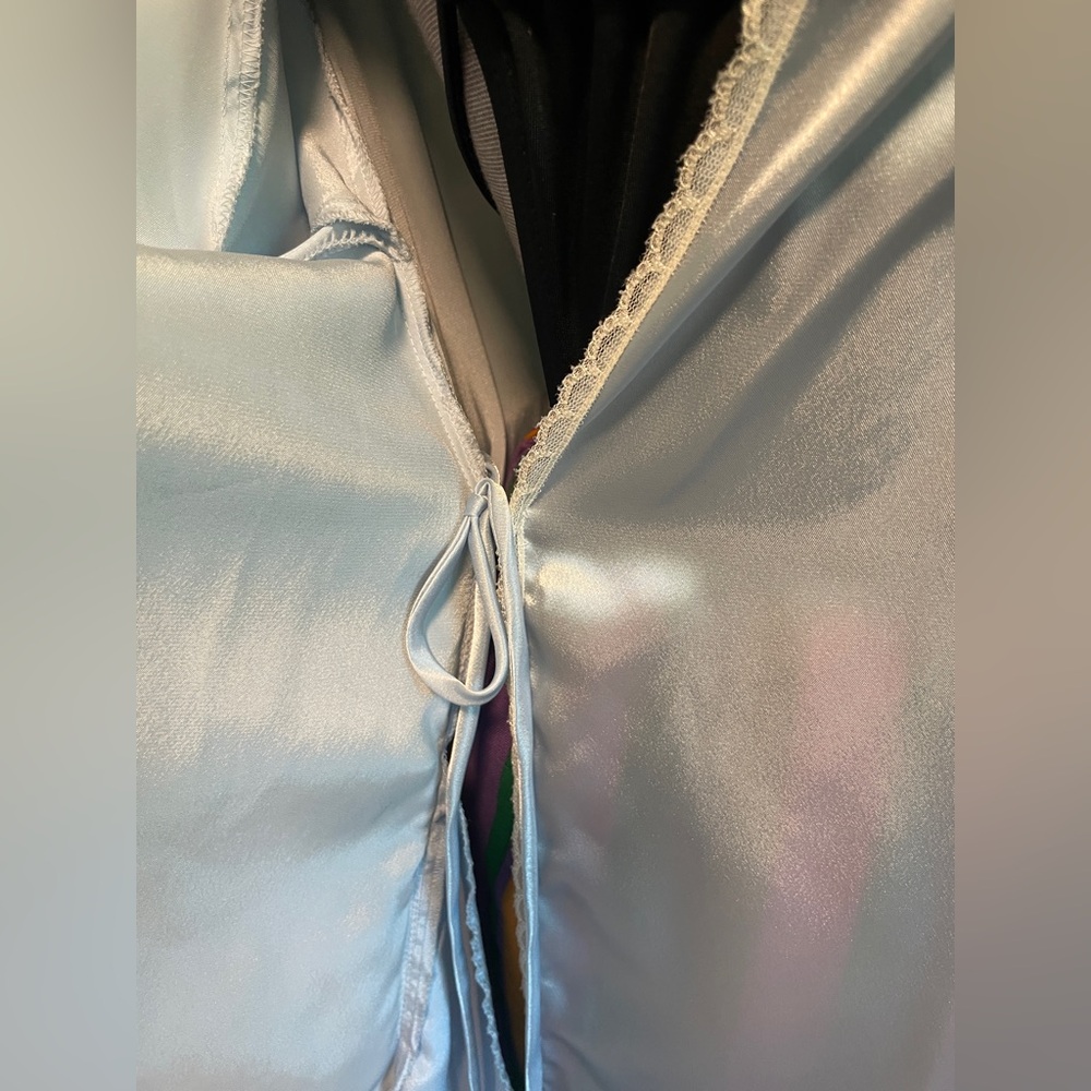 Natori Satin Robe - Picture 6 of 6